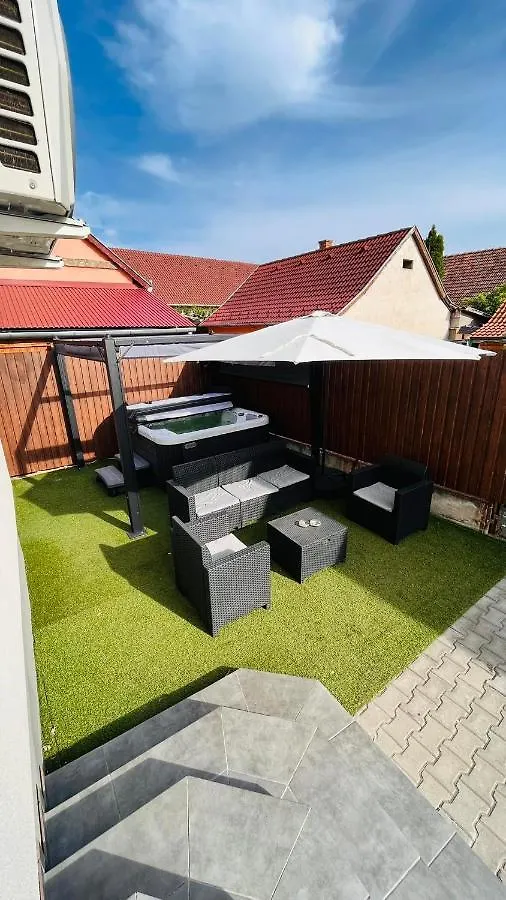 Szofi Es Norvidinge Apartman contacts